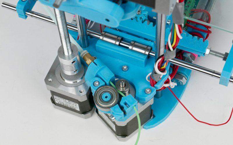 Austausch von Kunststoff in einem 3D-Drucker Schritt-für-Schritt-Anweisungen zum Auftanken eines Plastikfadens