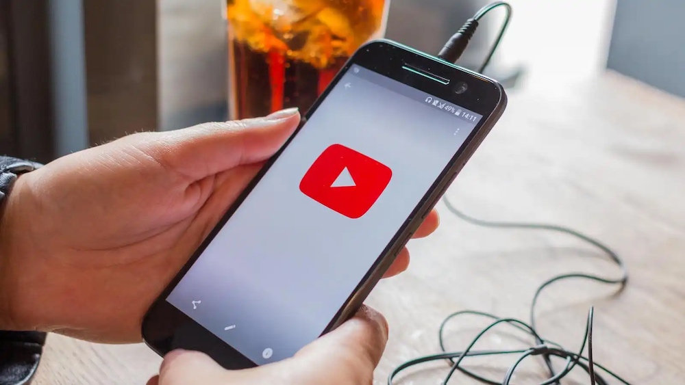 Як відтворити відео YouTube у фоновому режимі на Android